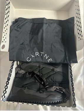 Adidias By Stella McCartney Winter Boot Black and White Like NWOT